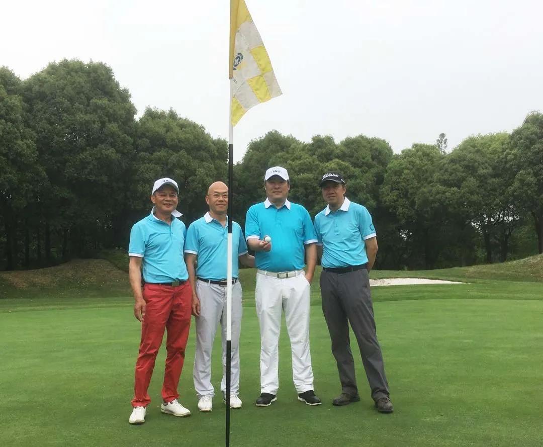 左起依次为:薛朝春、刘洁、刘晓良、韩春 左起依次为:薛朝春、刘洁、刘晓良、韩春